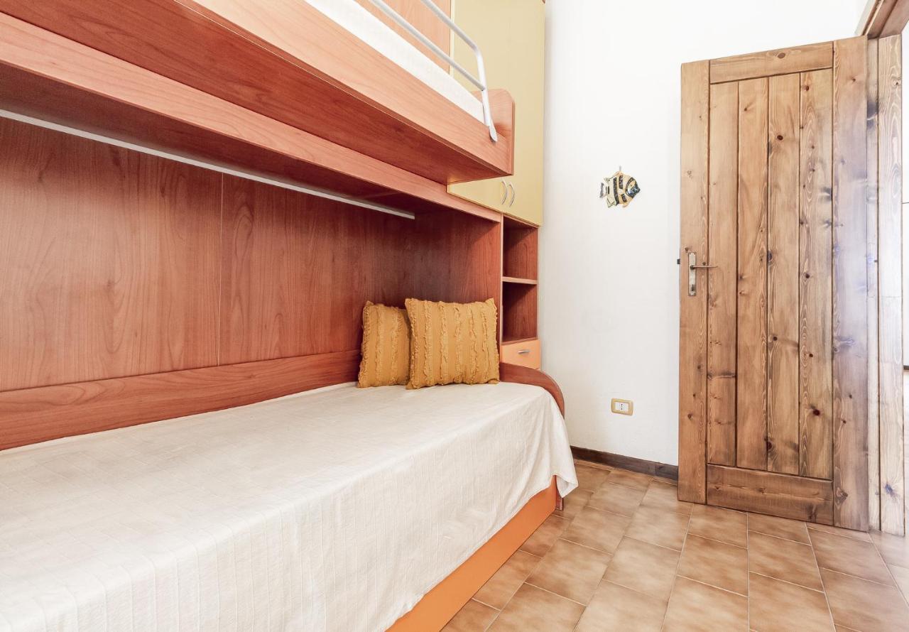 Relax Family House Al Mare Διαμέρισμα Isola Rossa Εξωτερικό φωτογραφία