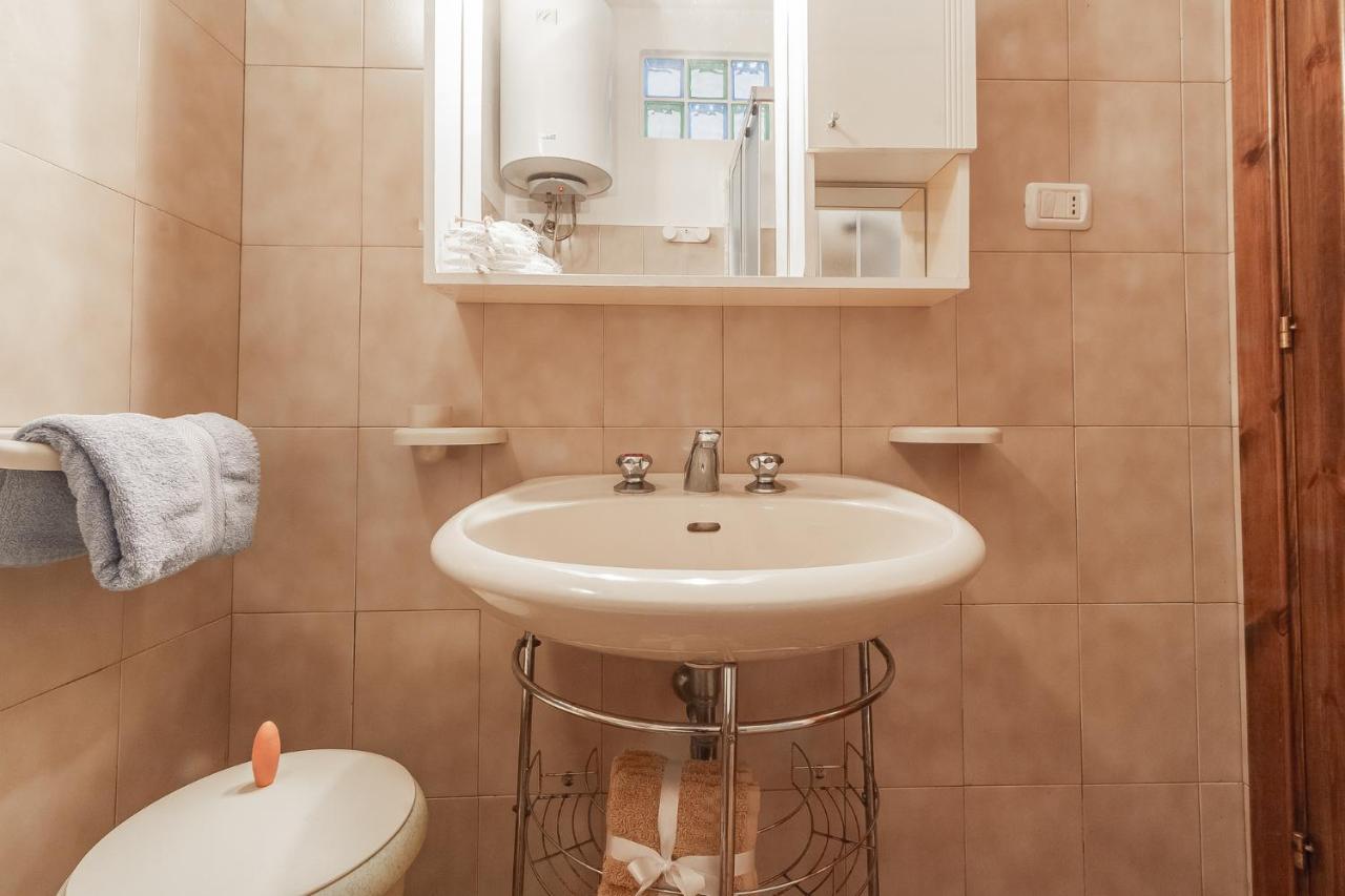 Relax Family House Al Mare Διαμέρισμα Isola Rossa Εξωτερικό φωτογραφία